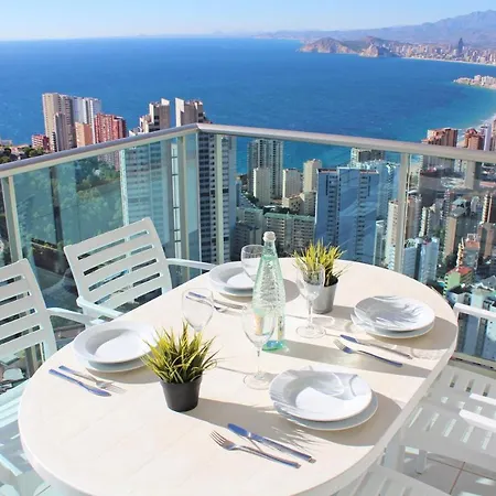 High Rise - Sea Views - Torre Lugano Apartament