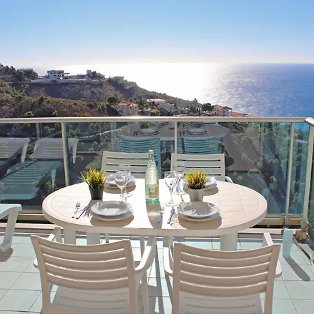 High Rise - Sea Views - Torre Lugano Apartment