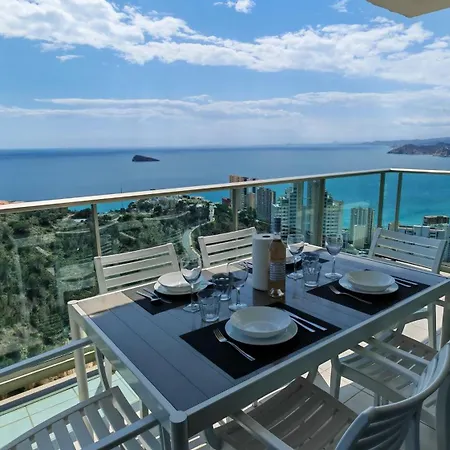 High Rise - Sea Views - Torre Lugano Apartament