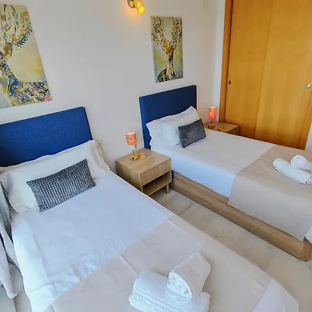 High Rise - Sea Views - Torre Lugano *