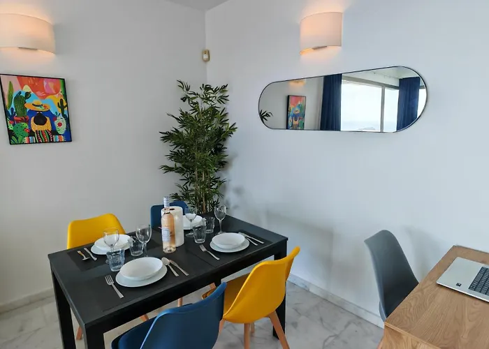 High Rise - Sea Views - Torre Lugano Apartman *