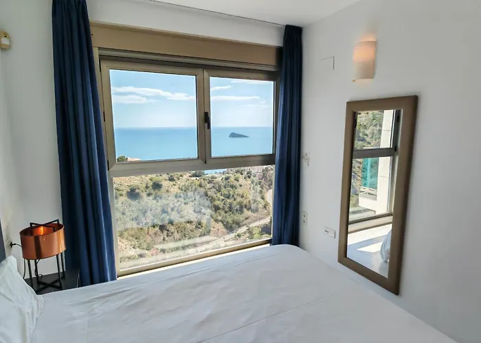 High Rise - Sea Views - Torre Lugano